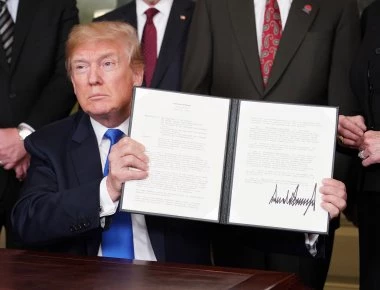 Eurasia Group: «Το 2019 η χρονιά γεωπολιτικής κατάρρευσης του κόσμου - Ανατρέπεται η τάξη πραγμάτων & η Pax Americana»